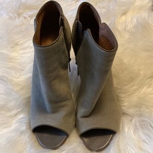 Joie grey suede heels